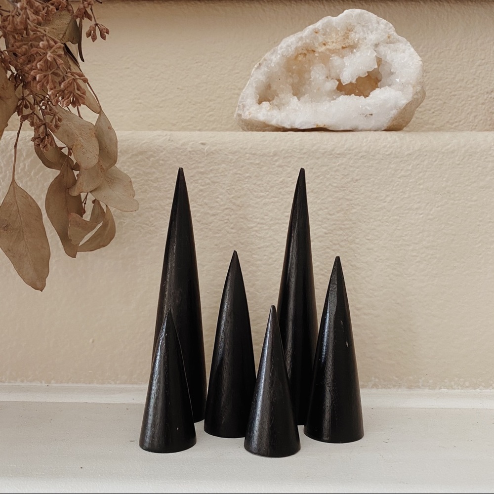 SET OF 6 BLACK WOOD RING CONES FOR JEWELRY DISPLAY